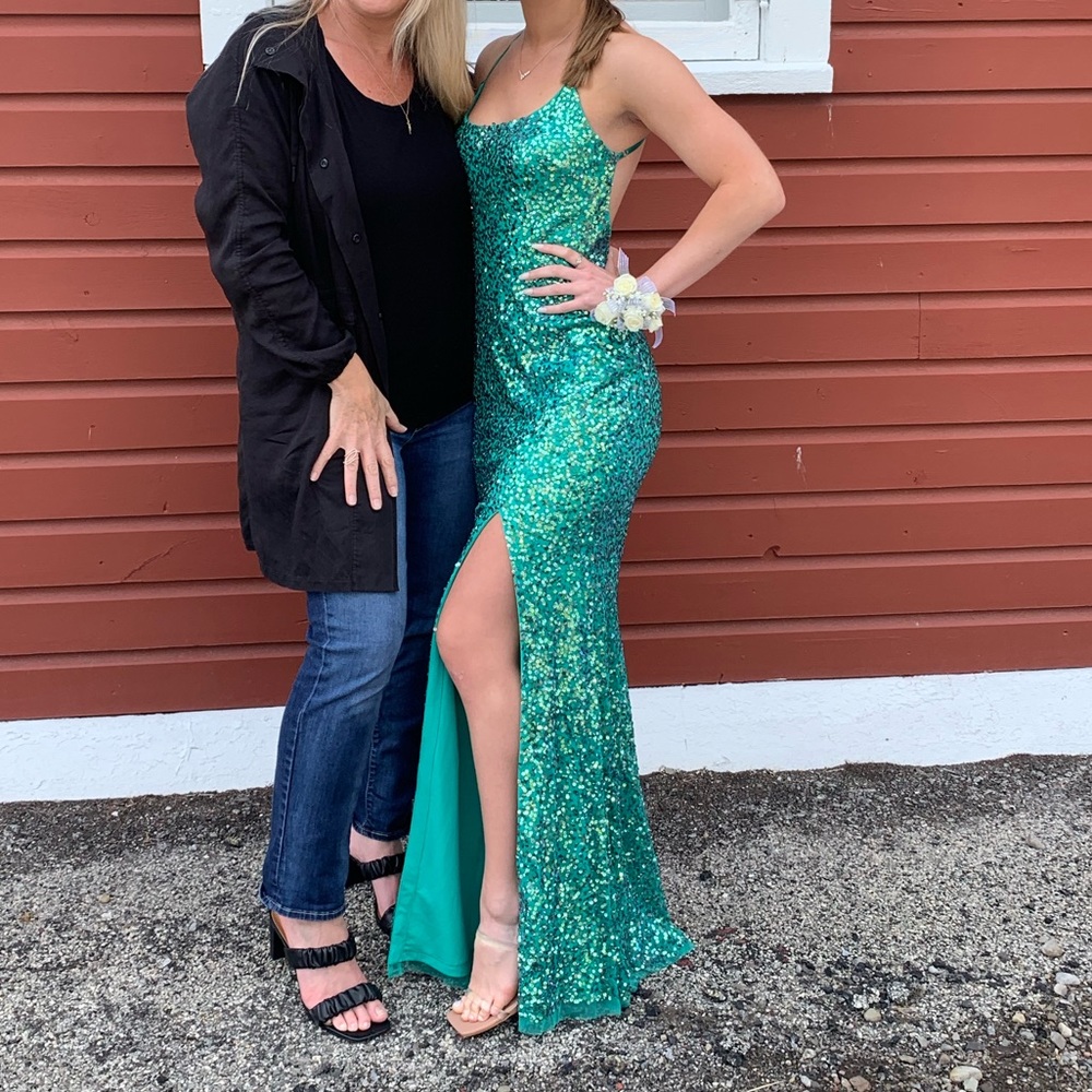 David’s Bridal Prom Sheath Dress
